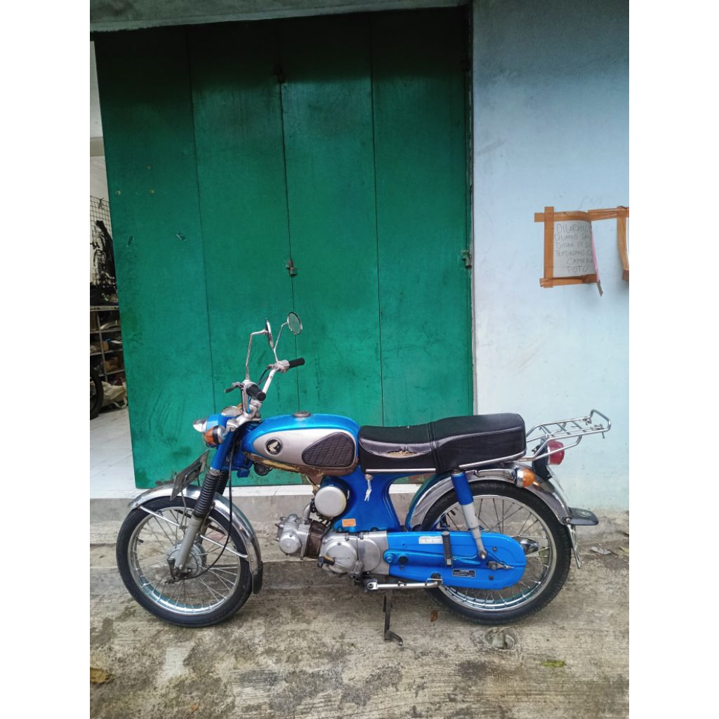 Motor Honda S90 Original 1969 Biru Metalik Honda S90 original tahun 69