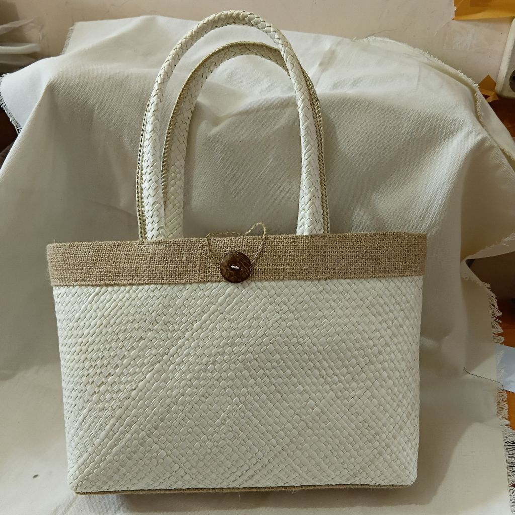 Tas anyaman pandan / Tas pandan / Tas pandan goni / Tas anyaman pandan goni / Tas pandan kombinasi g