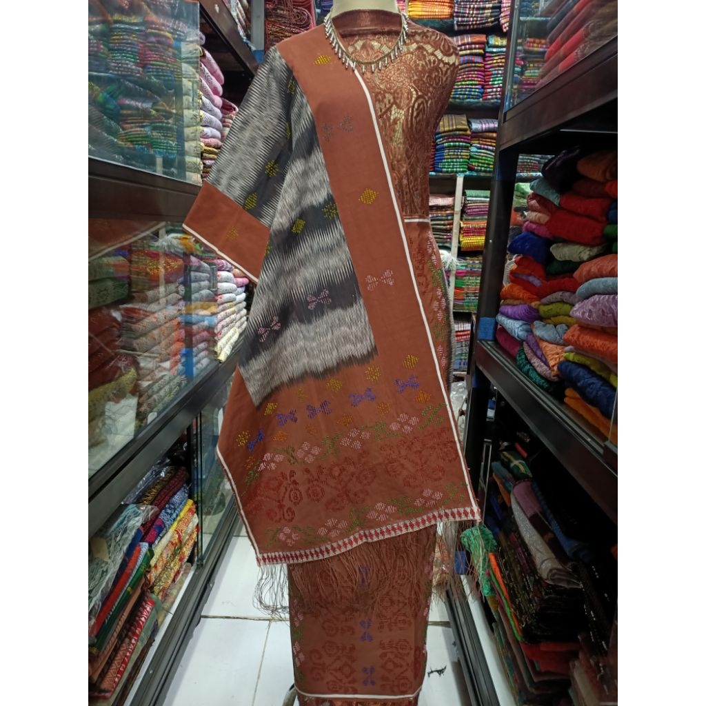 Songket Bintang Maratur Namarsimata / Sulam Payet