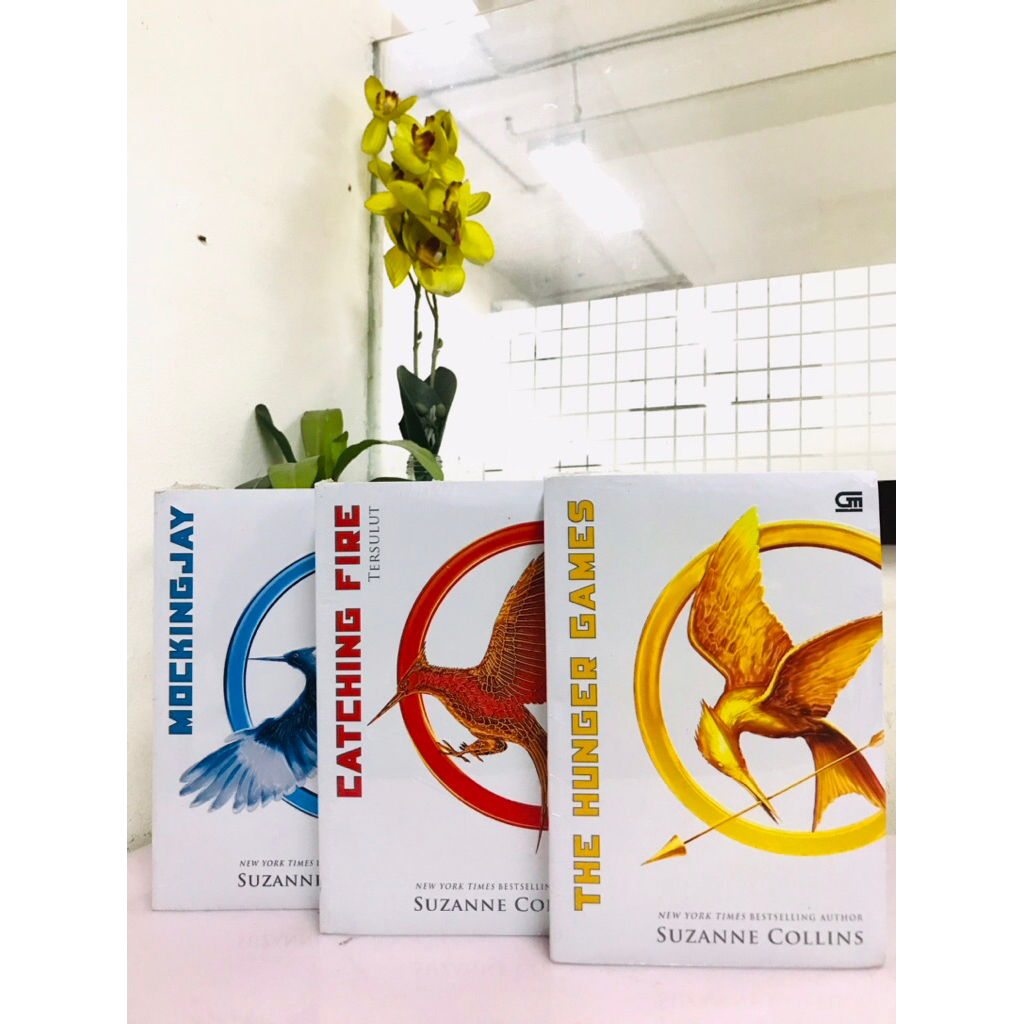 The Hunger Games Set (3 Buku) Terjemahan Suzanne Collins