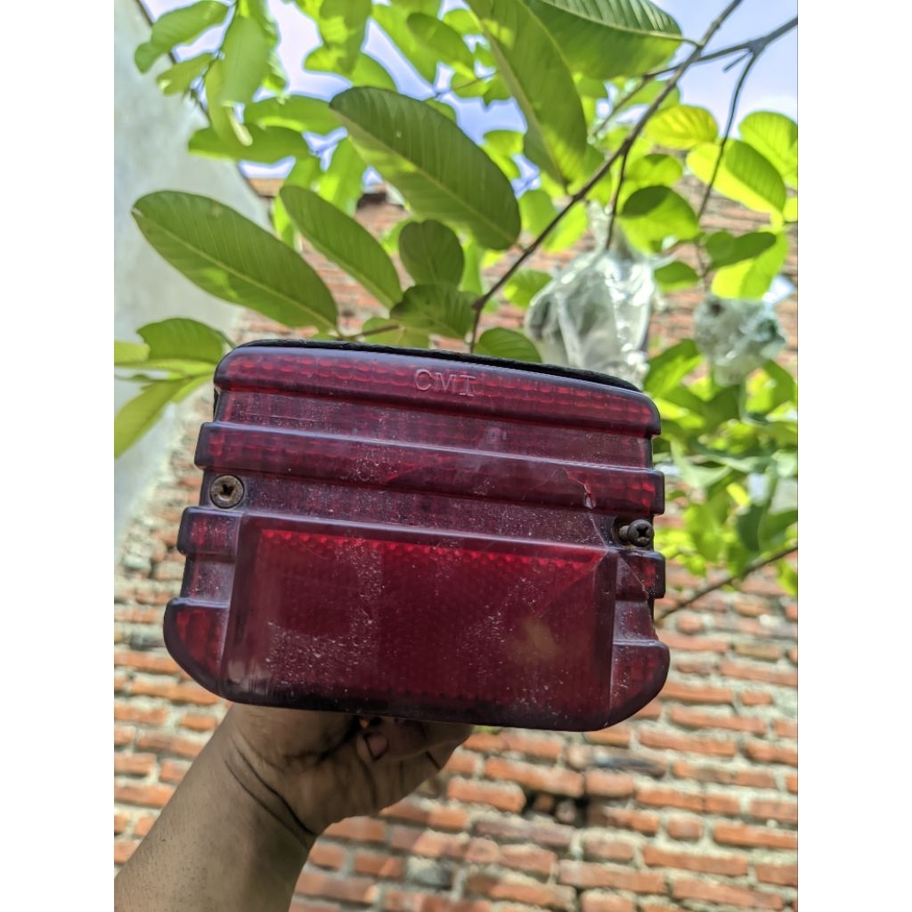 stoplamp lampu belakang gl 100 original