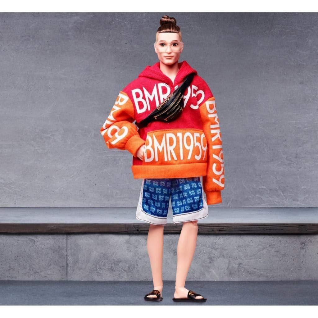 EKSLUSIF Boneka Barbie BMR1959 Ken Fashion Fully Poseable dengan Sanggul, dengan Hoodie Logo Tebal