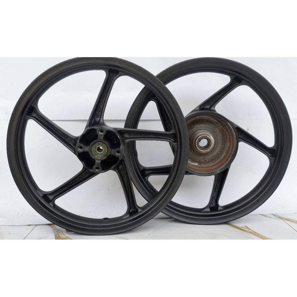 VELG RACING VARIO 125-150 OLD / NEW ORIGINAL HONDA BEKAS MASIH SANGAT ISTIMEWA TINGGAL PASANG