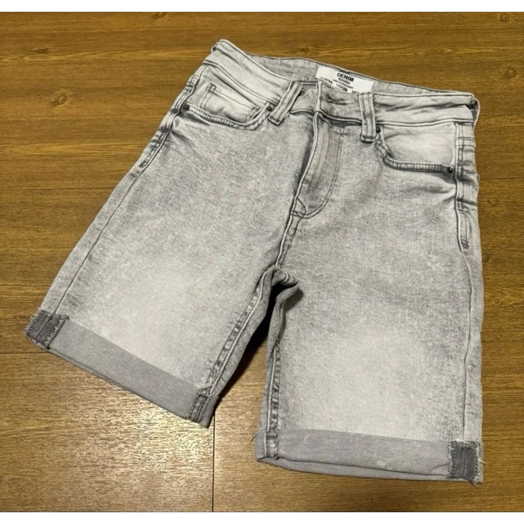 preloved celana jeans pendek bershka original size 28