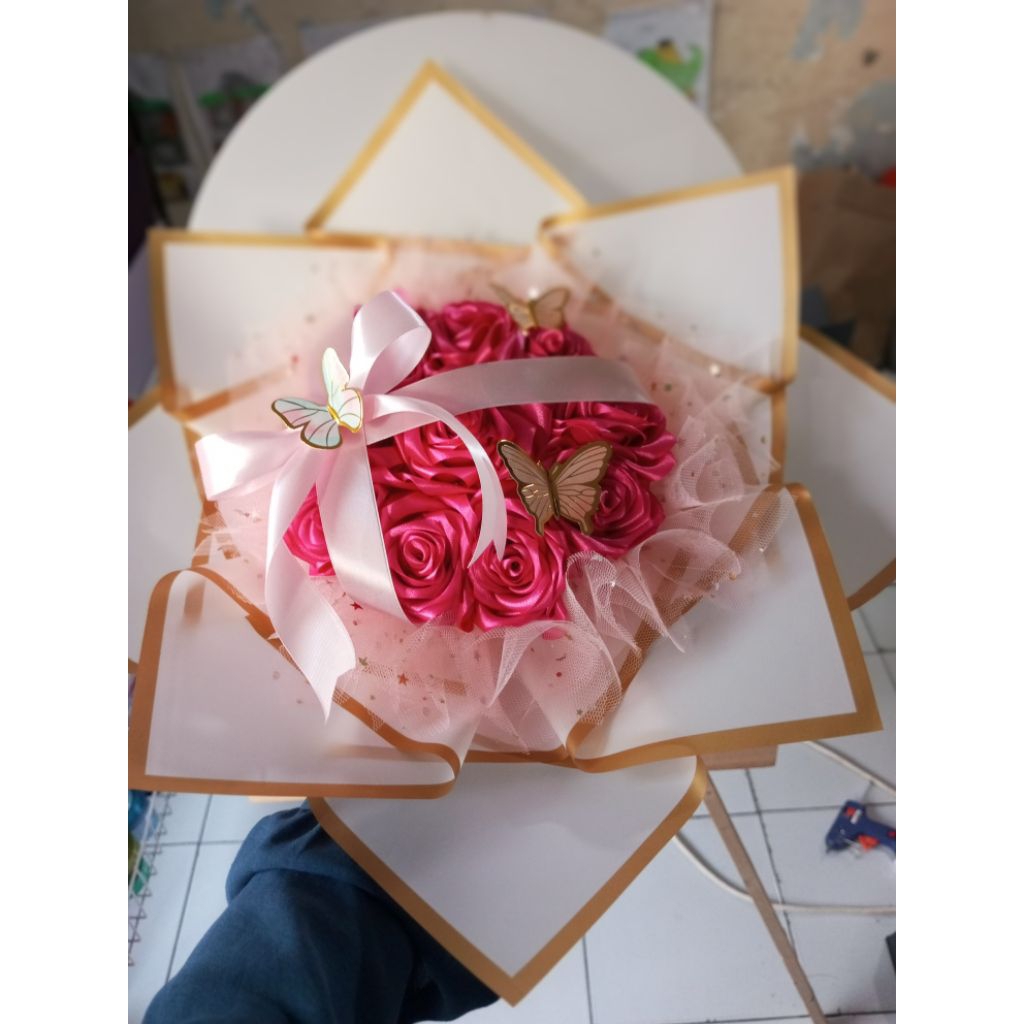buket mawar satin, buket mawar, buket bunga, round buket
