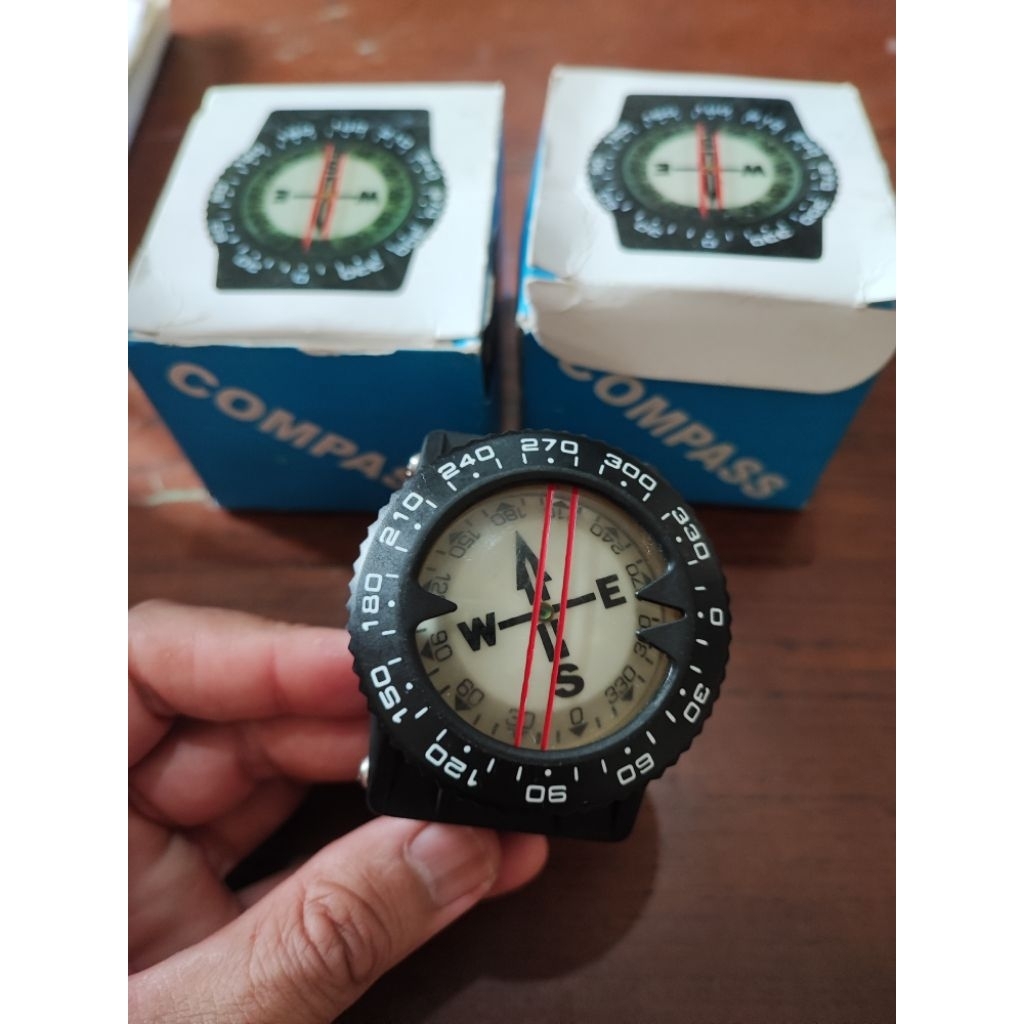 wrist compass second