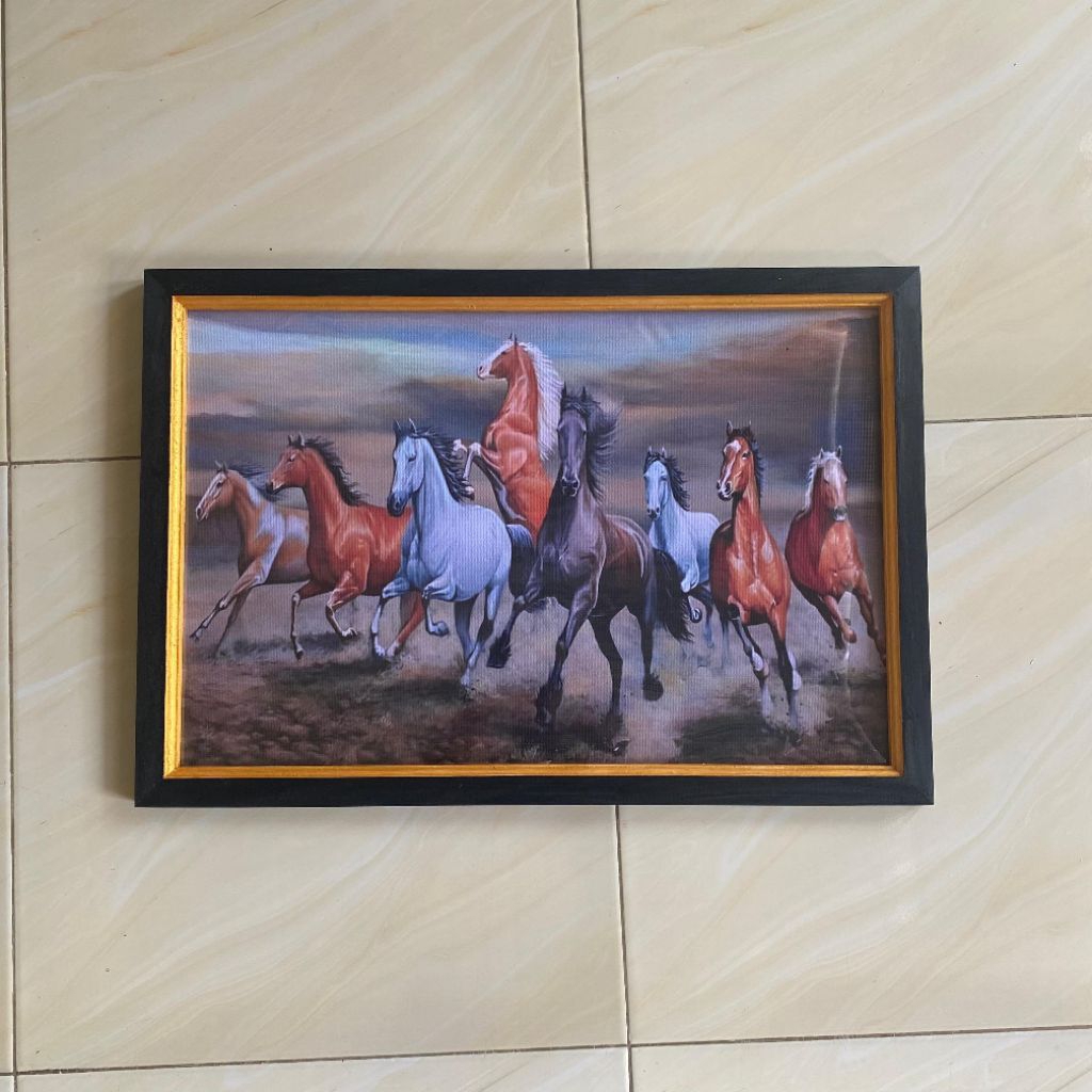 hiasan dinding lukisan cetak kuda 8 berlari plus bingkai ukuran 53 x35