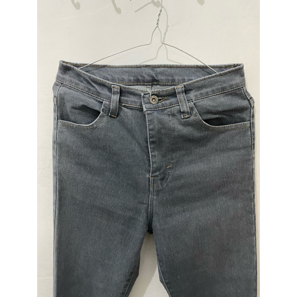 Preloved Jeans Cutbray