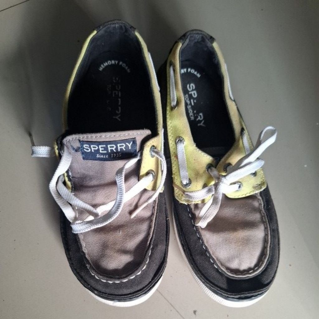 sepatu anak sperry
