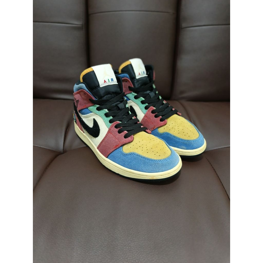 40- Sepatu second 4J 1 BLU3 TH3 GR34T F34RL33S