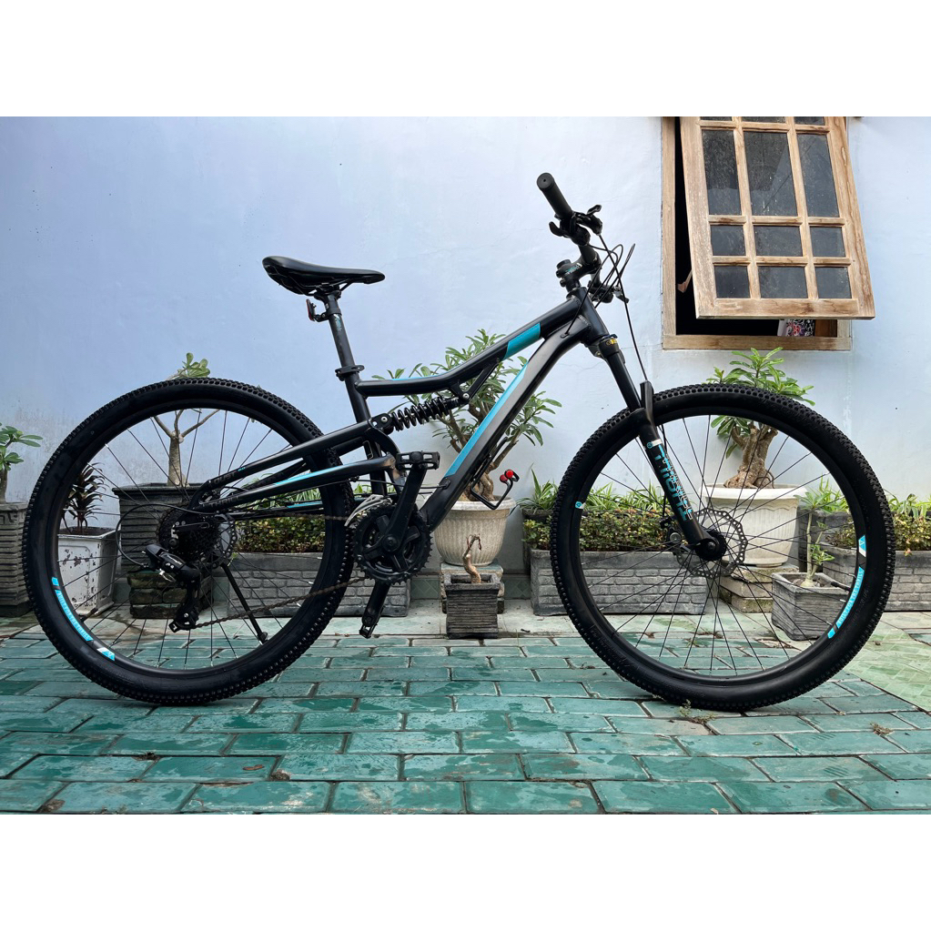 THRILL OUST 2.0 2022