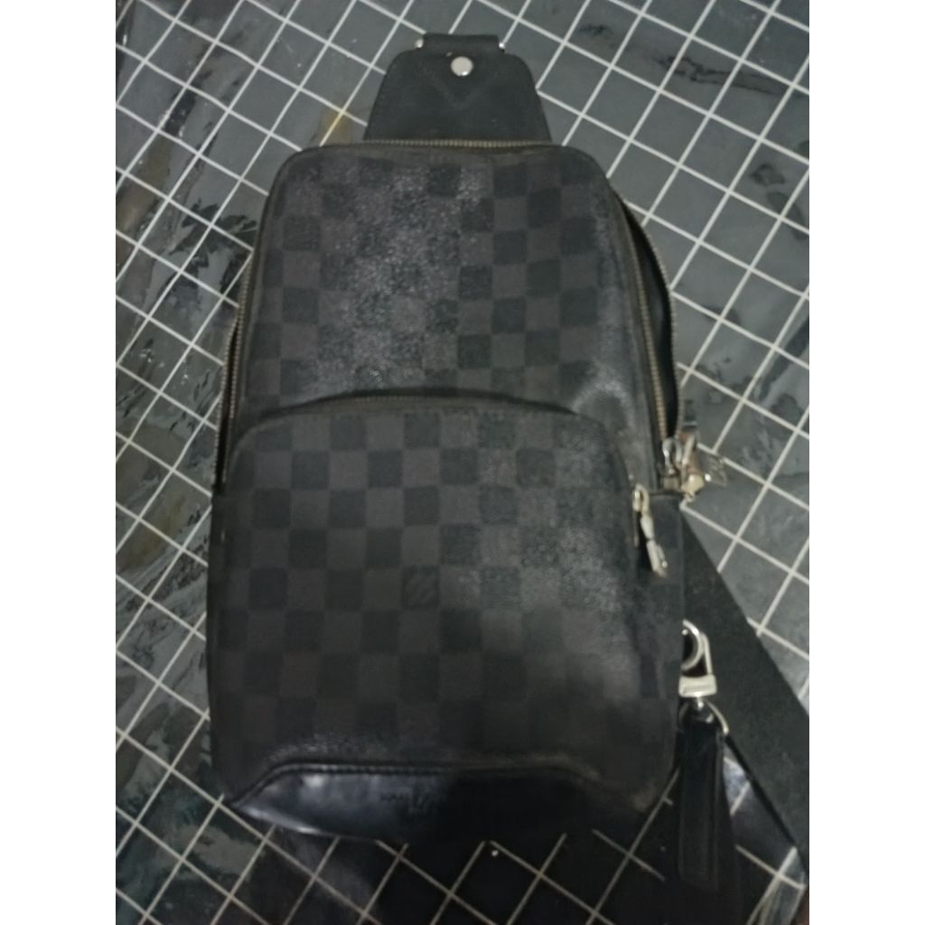LV DAMIER AVENUE SLING BAG