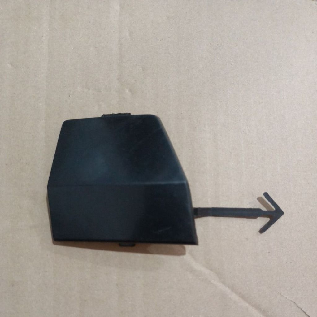 Cover tutup towing tutup derek bumper depan Mitsubishi xpander tahun 2018 Up Original