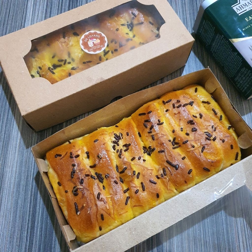 READY STOCK TERBATAS ROTI SOBEK COKLAT KEJU / ROTI KRUMPUL/ ROTI HAJATAN by DE LOYANG