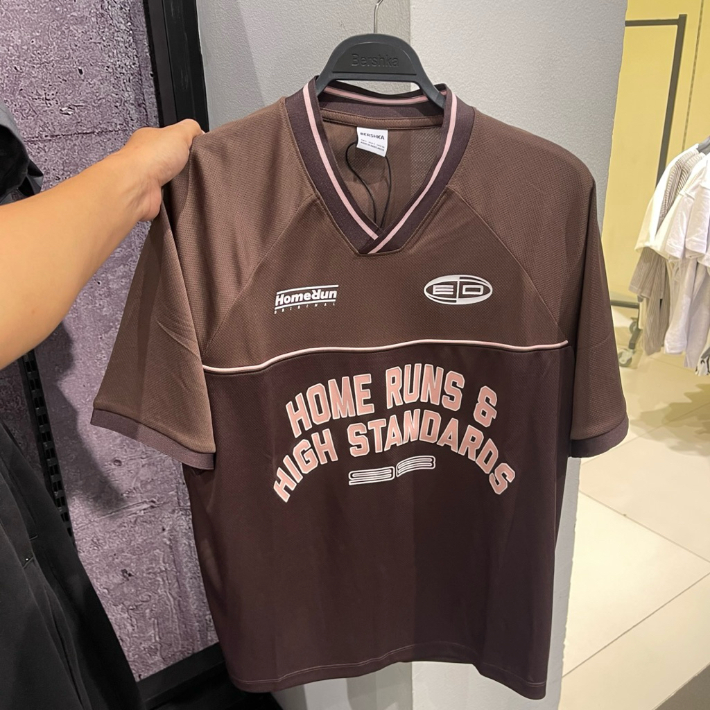 T-shirt Jersey Varsity BERSHKA MEN Jastip (jasa titip)