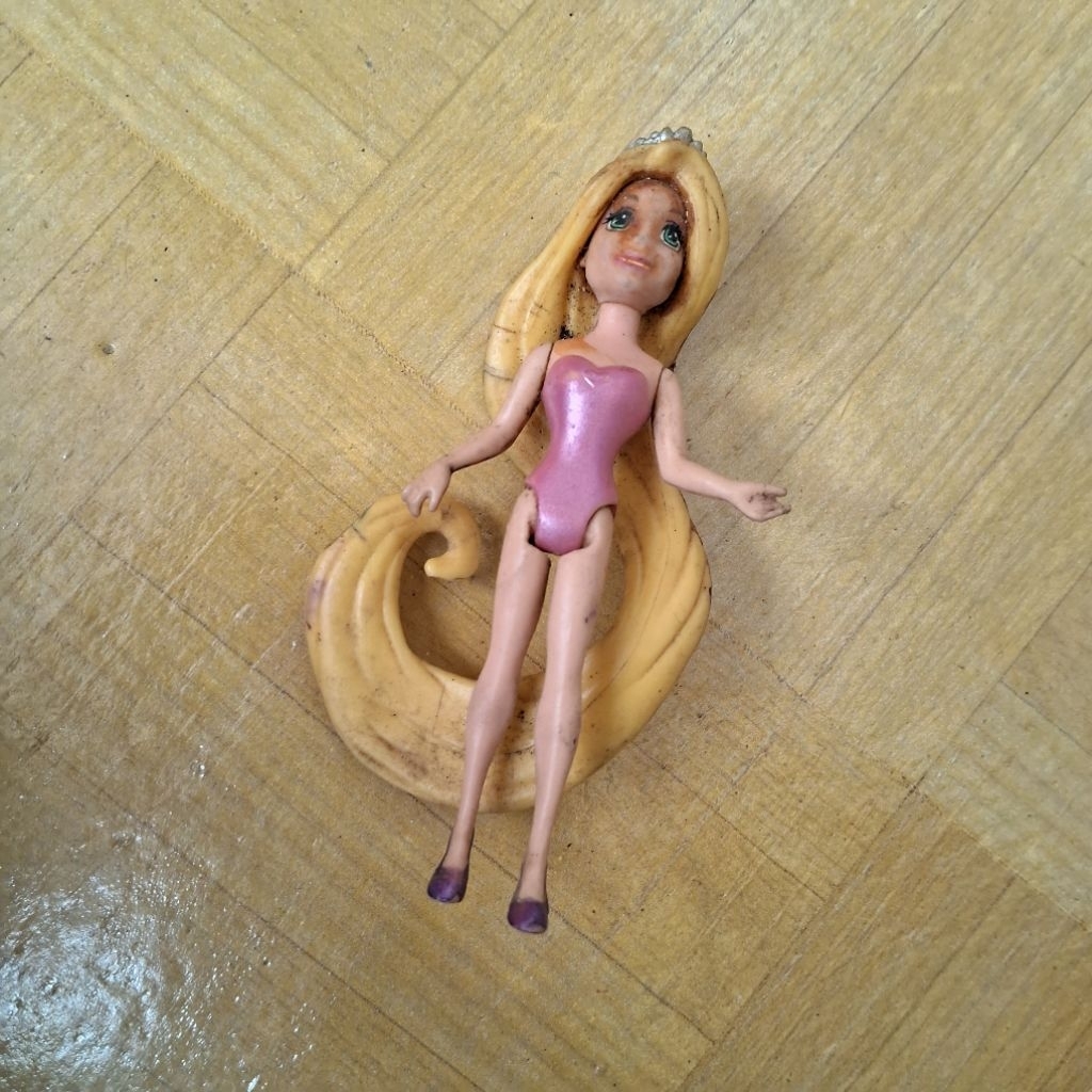 figure barbie boneka