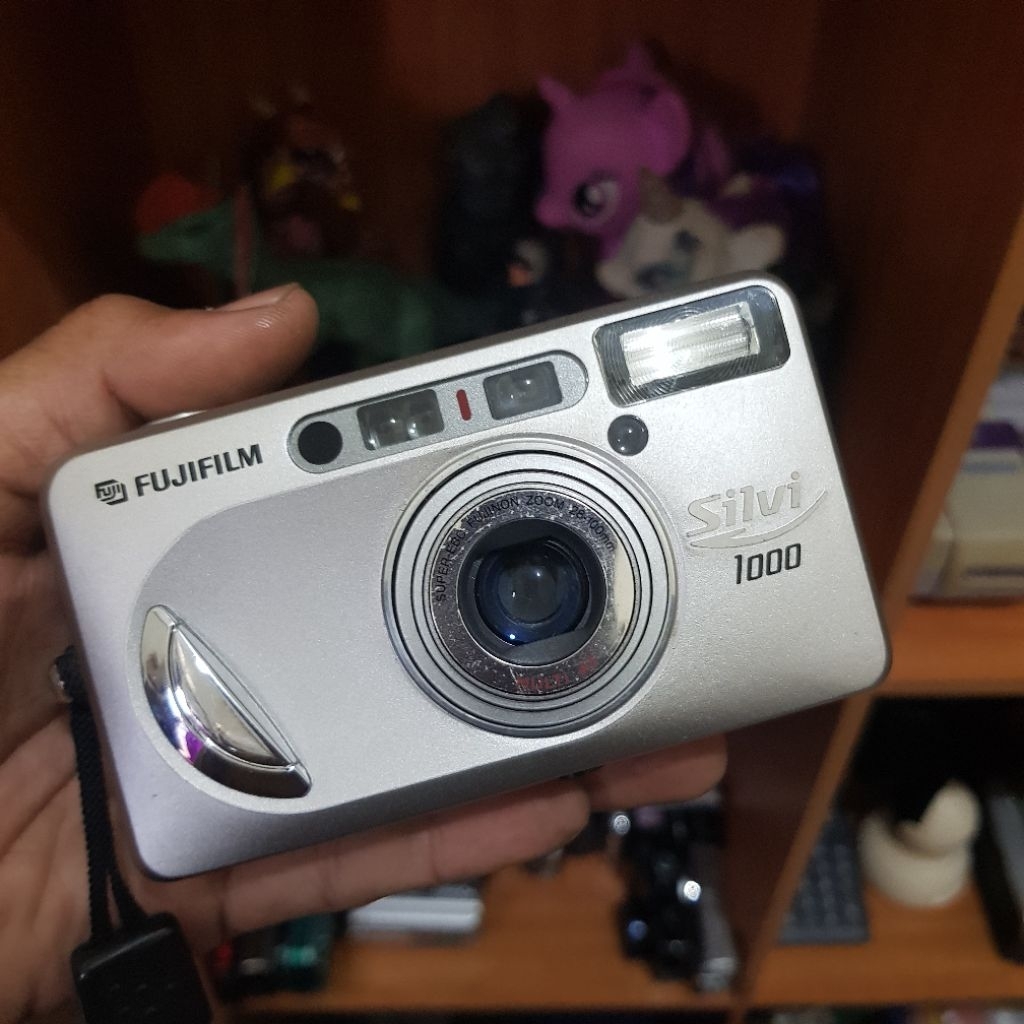 kamera analog fujifilm silvi 1000