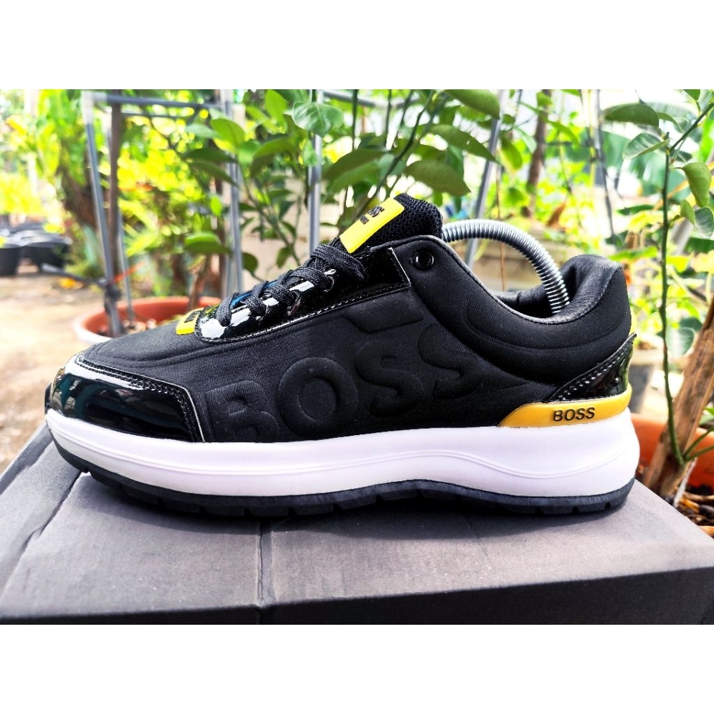 SEPATU RUNNING CASUAL HUGO BOSS