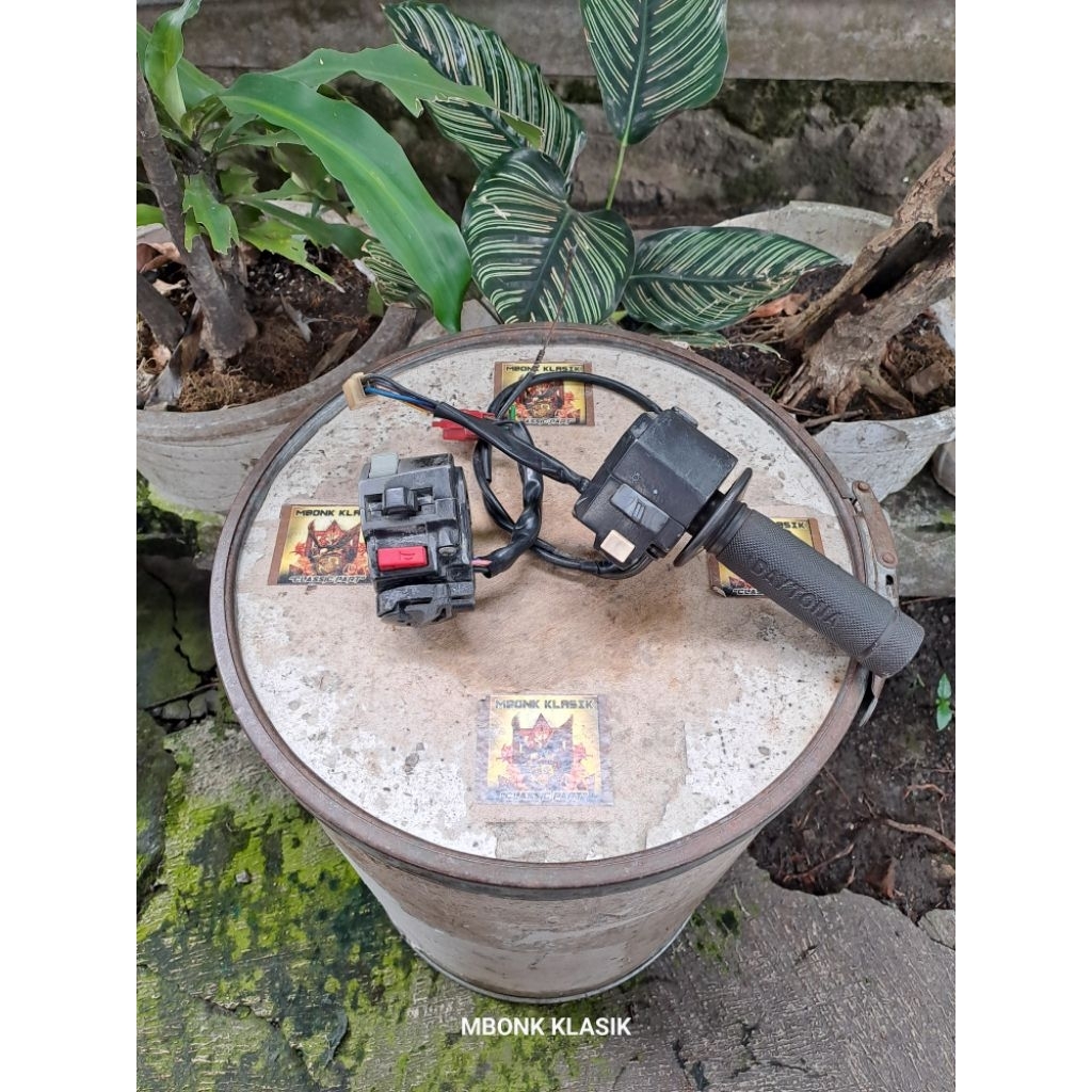 holder saklar kanan kiri vega r lama crypton jupiter old ORIGINAL saklar holder kiri crypton jupiter