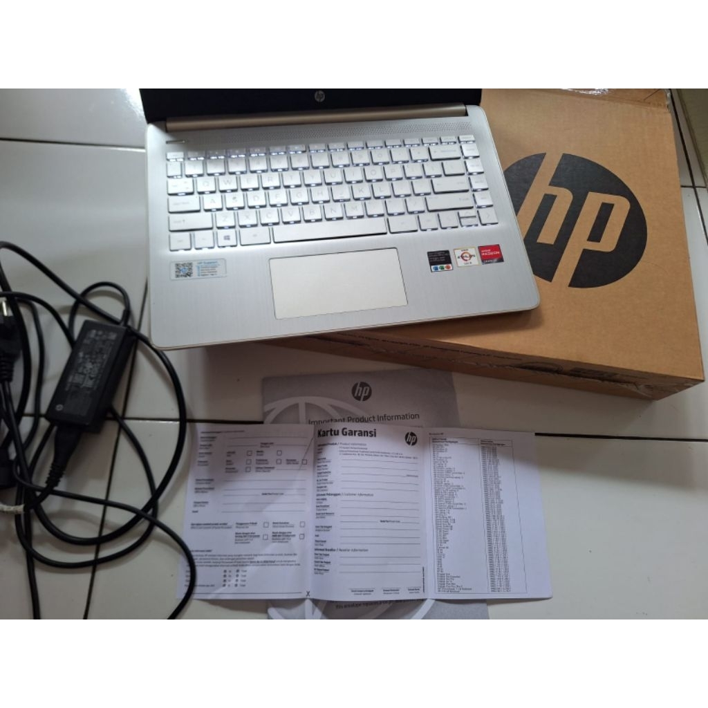 Laptop Hp 14S-DK1002AU AMD Athlon Silver 3050U/Ram 8 gb/Ssd 512gb mulus no minus