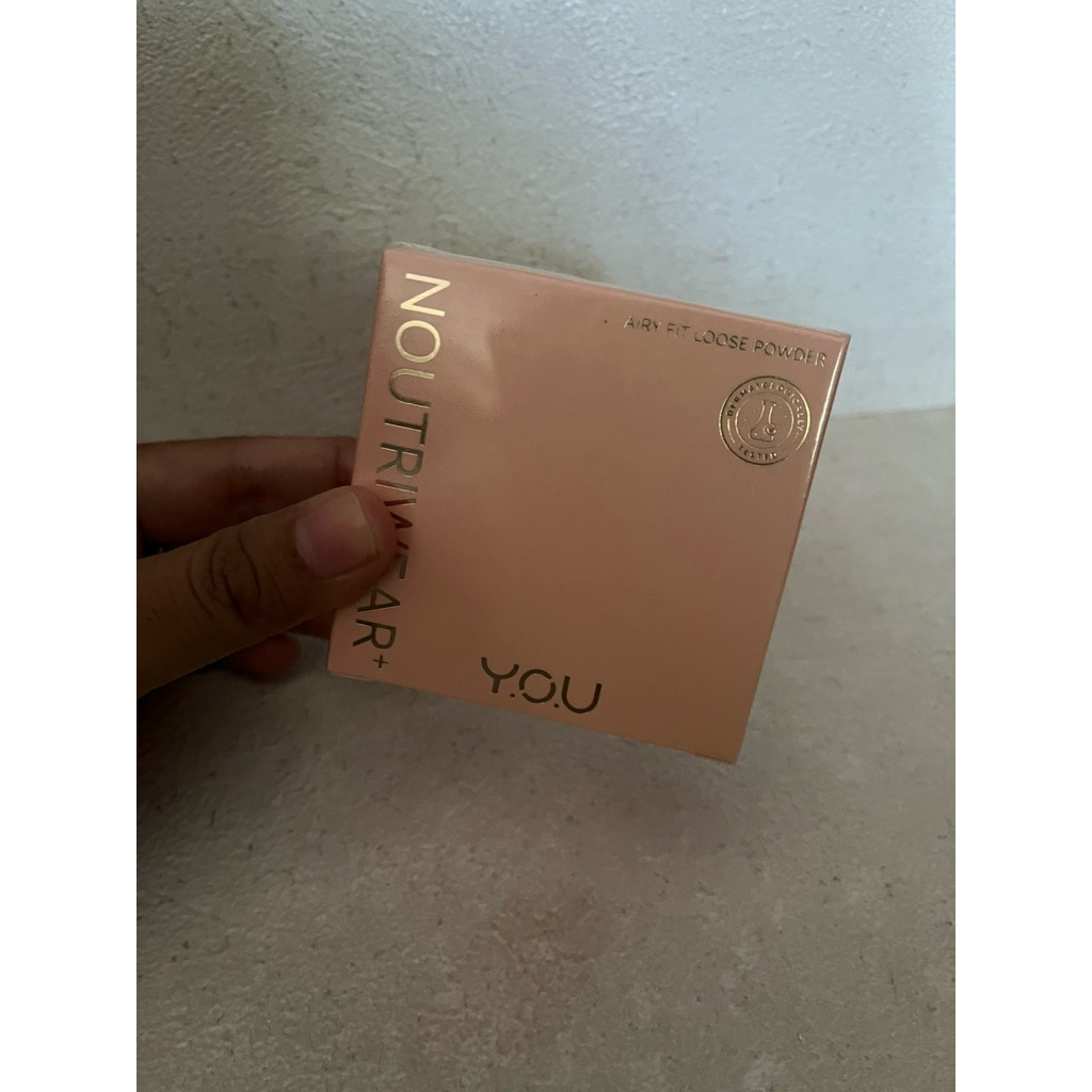 You Noutriwear Bedak tabur C302