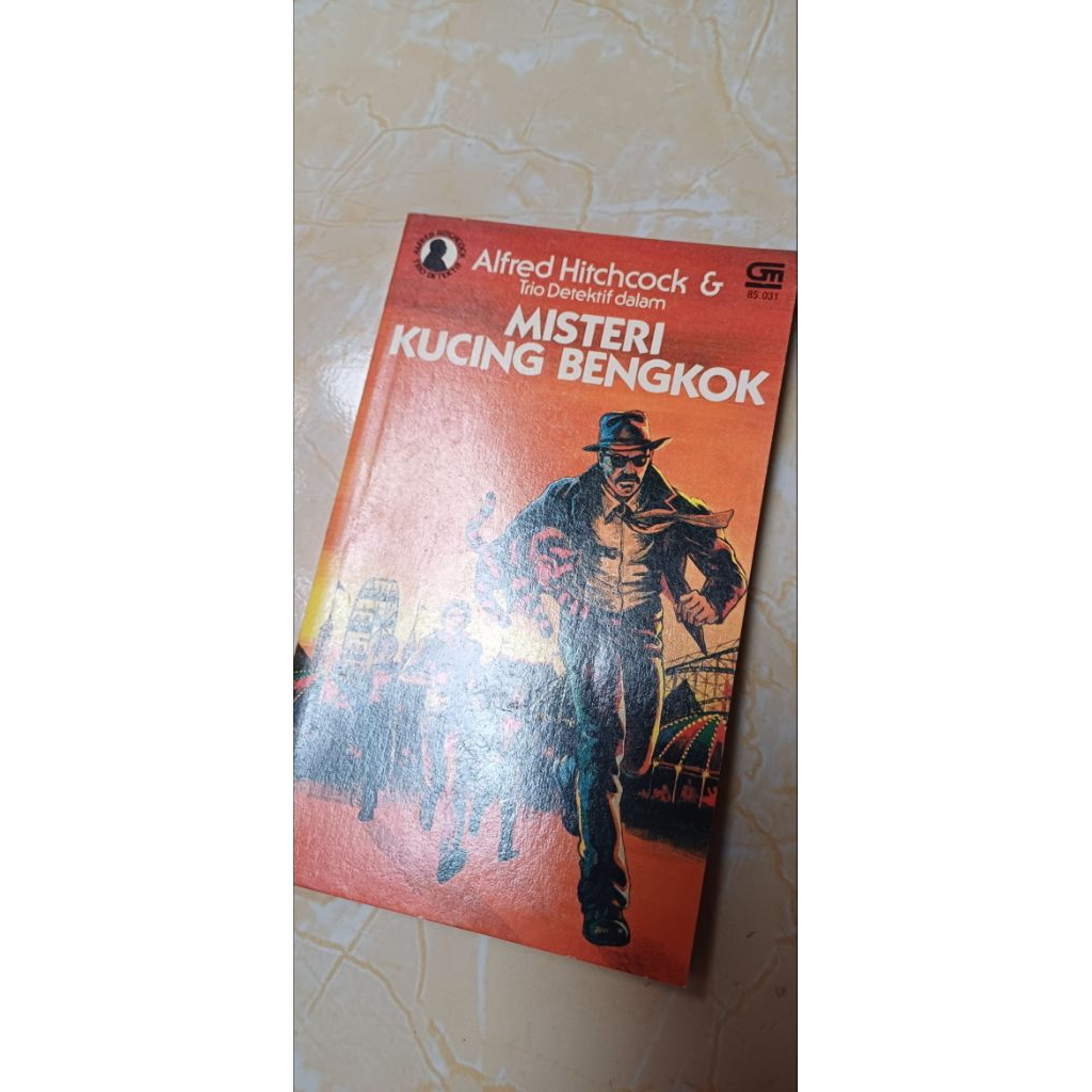 Trio Detektif * Misteri Kucing Bengkok *