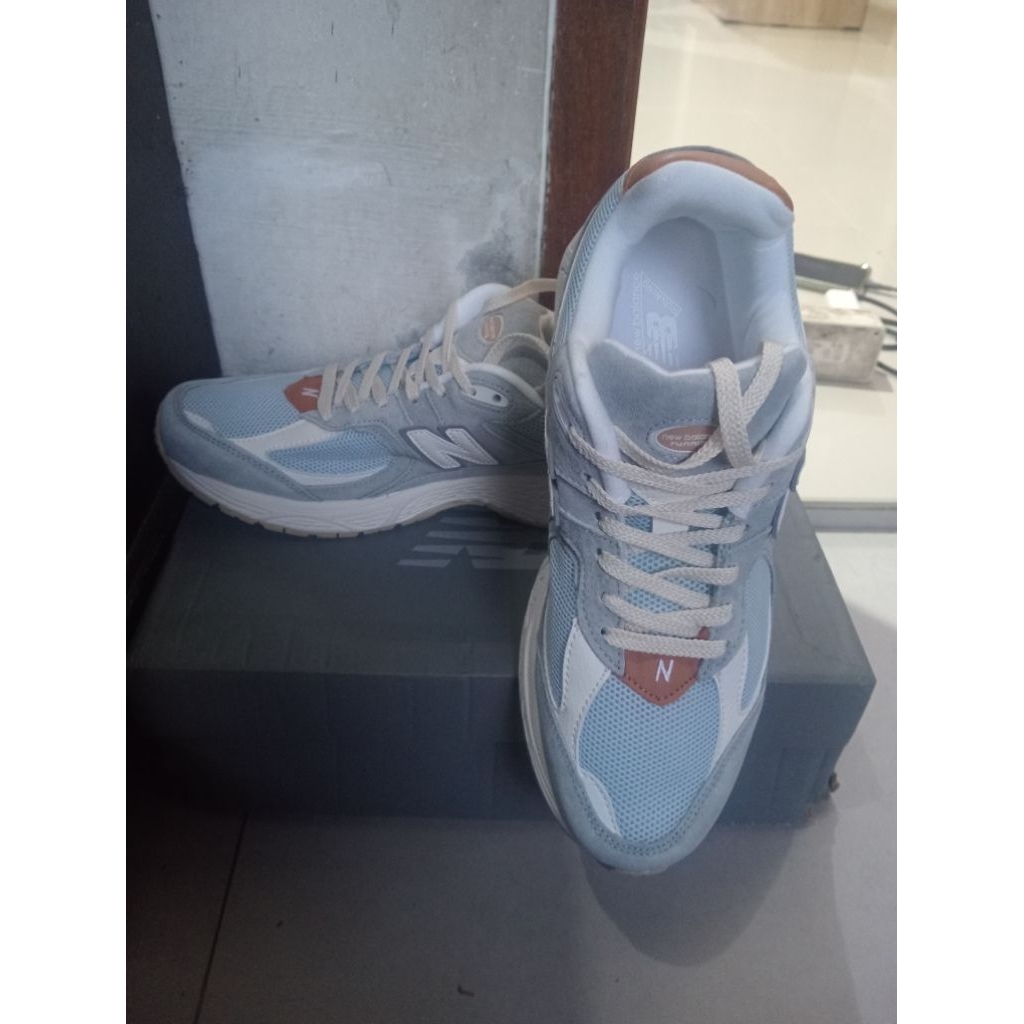 NB New Balance 2002R