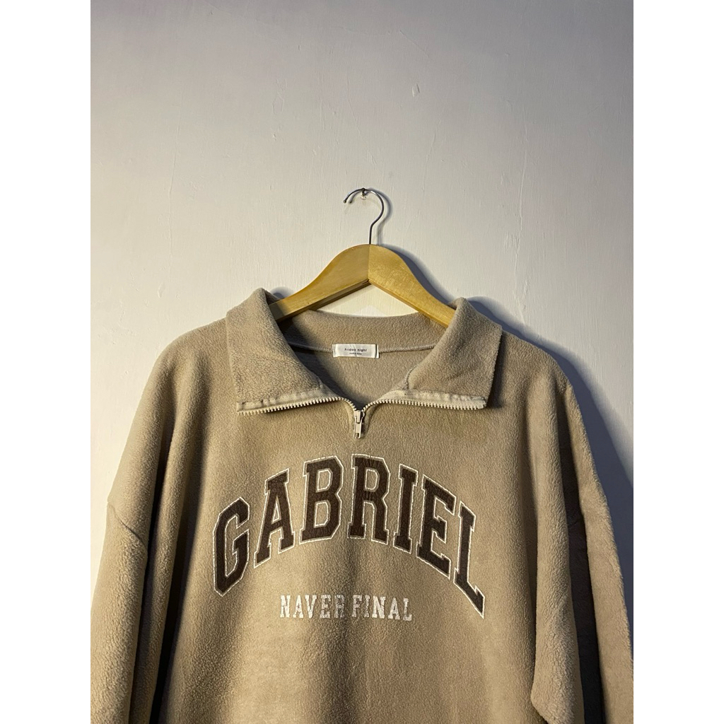 sweater crewneck halfzip