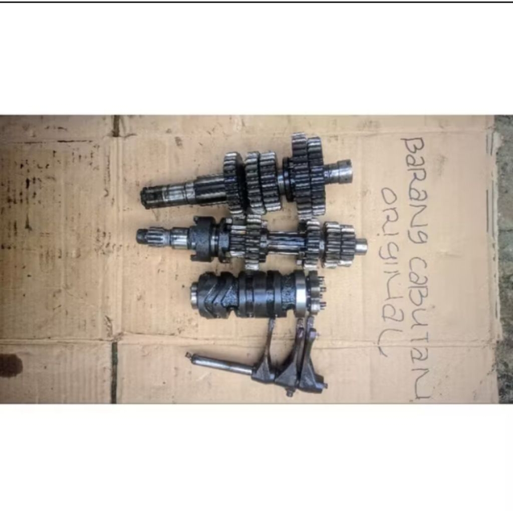 gigi rasio gigi tranmisi Yamaha all Vixion pnp R15  / MX king 5 speed  asli original copotan