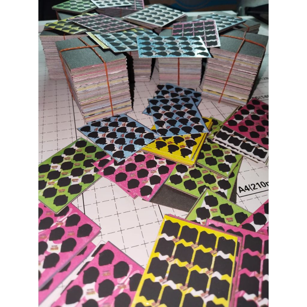 (2)titik 20/ Isi 100/keping kartu Gosokan Bom tengkorak Bom Bom Gosokan Viral