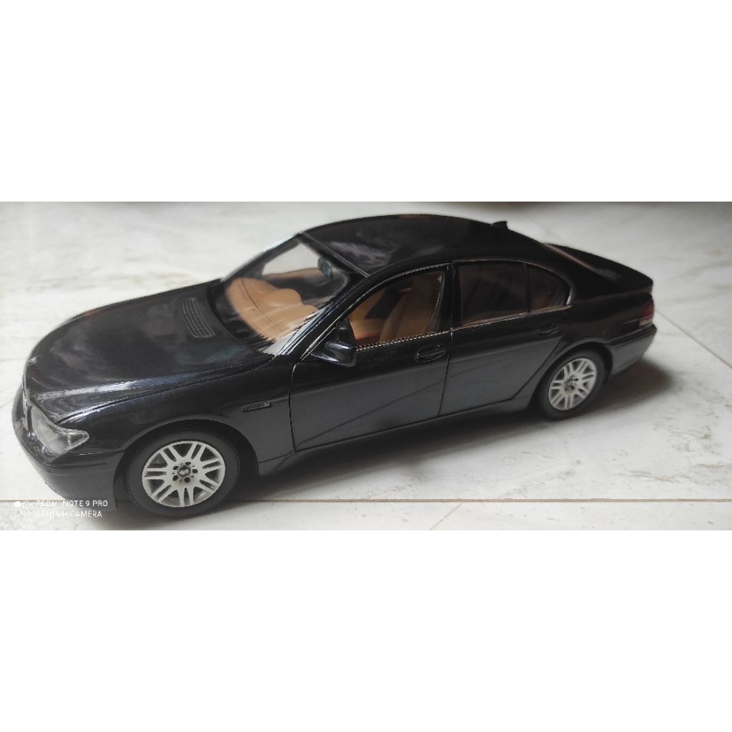 Kyosho 1:18 BMW 745I Dark Blue