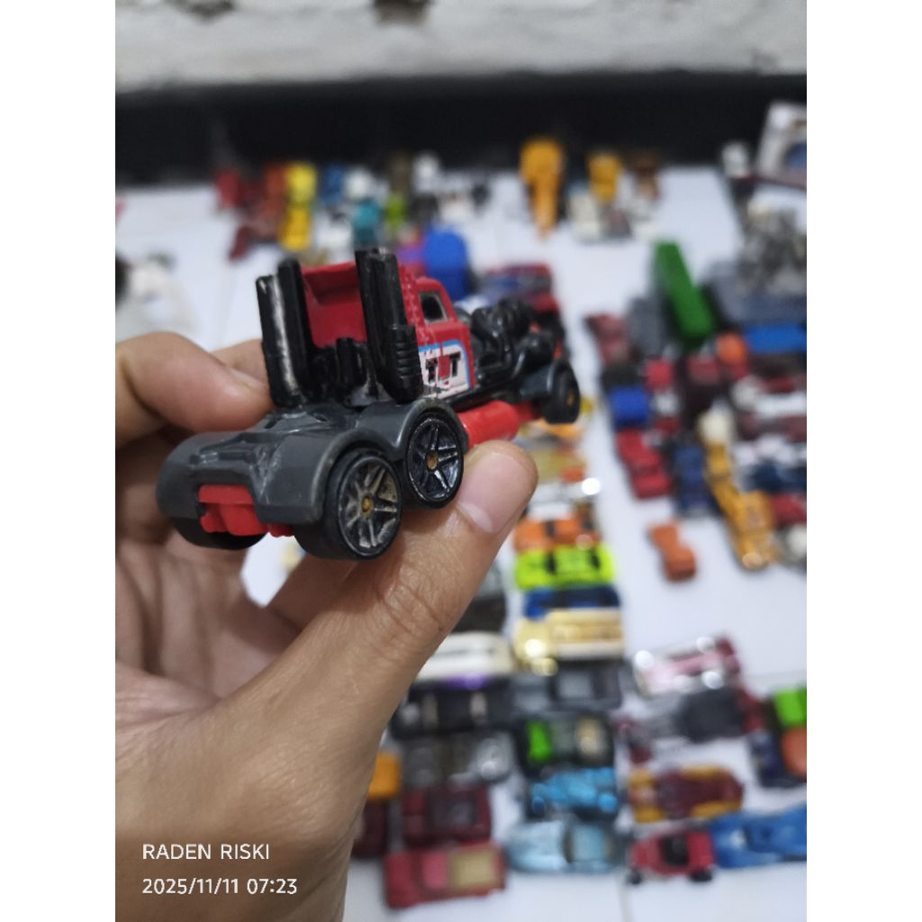 truck hotwheels trailer head