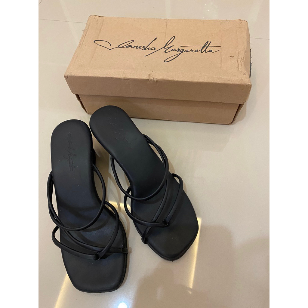 [PRELOVED] HEELS HITAM 5CM/ HEELS WISUDA