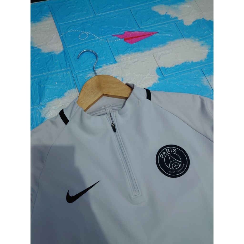Sweat Jacket Bola PSG 2017/2018 Original size L Paris Sanit Germain