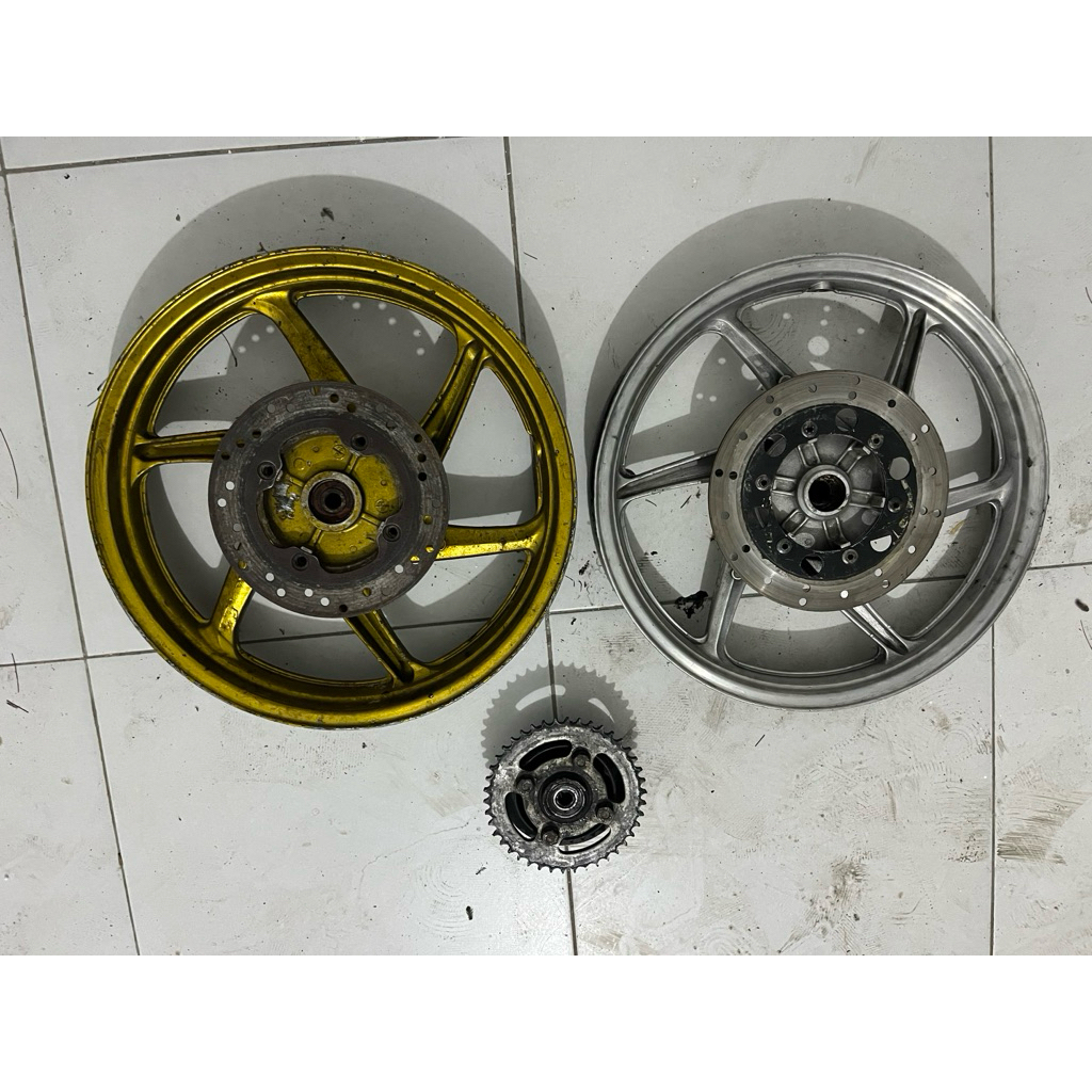 velg depan belakang original Honda New Megapro mono fi