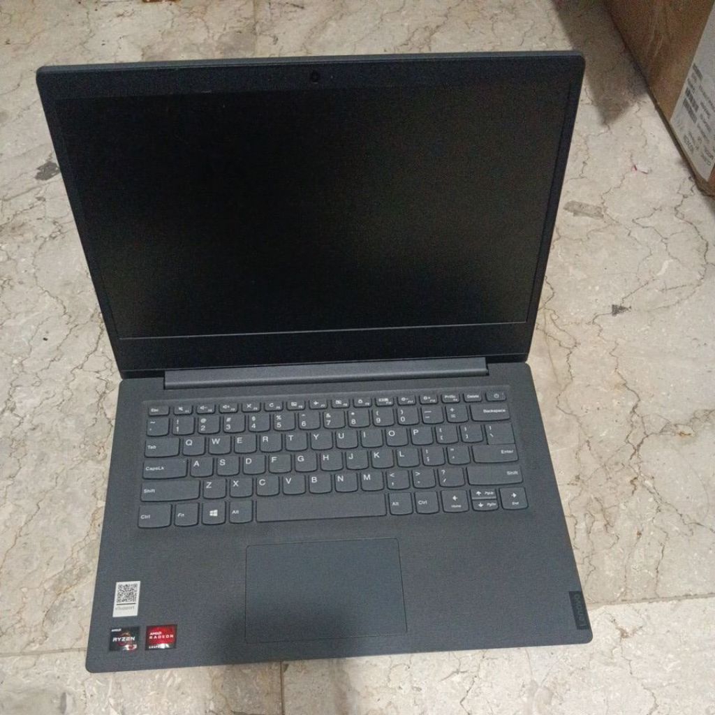 LAPTOP LENOVO V14 AMD RYZEN 3 3250U RAM 4GB  LENOVO IP 3 AMD RYZEN 3 5300 RAM 8GB SSD 256