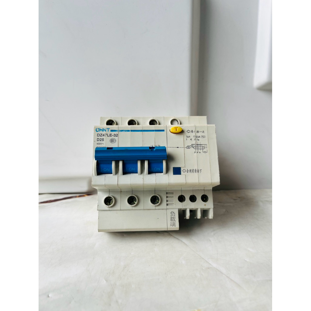 ELCB CHNT DZ47LE-32 D25