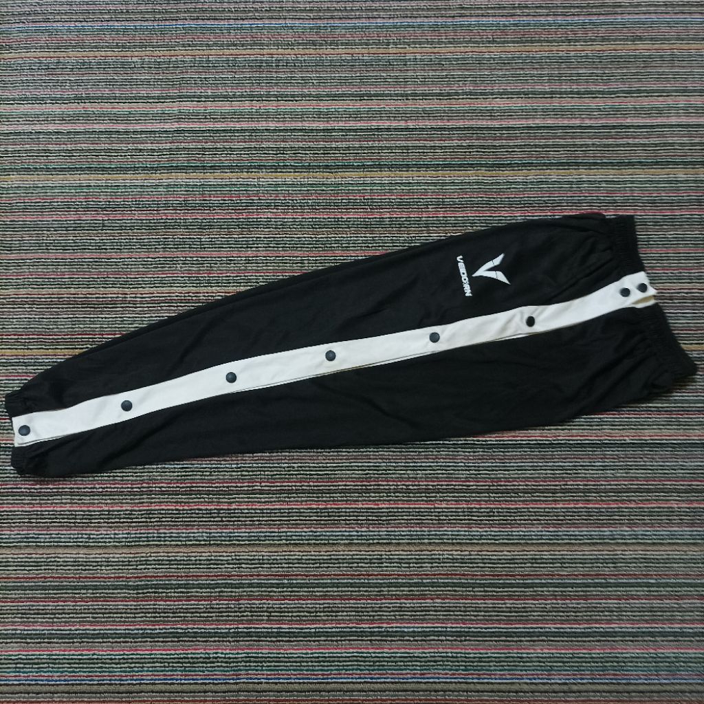 Celana olahraga second veidoorn