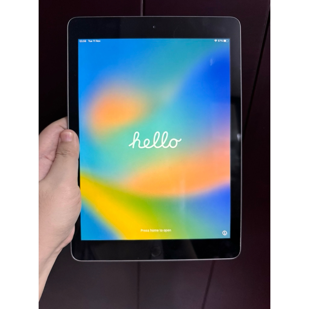 Preloved iPad Gen 5 (2017) 128GB Wifi Silver