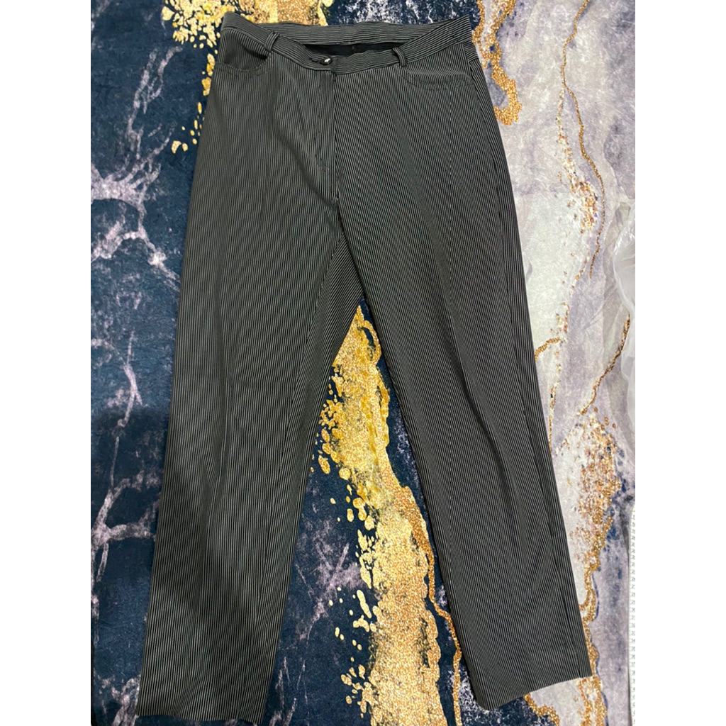 PRELOVED CELANA SALUR SALUR