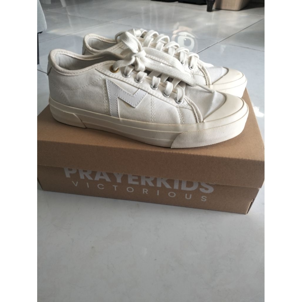 prelove sepatu