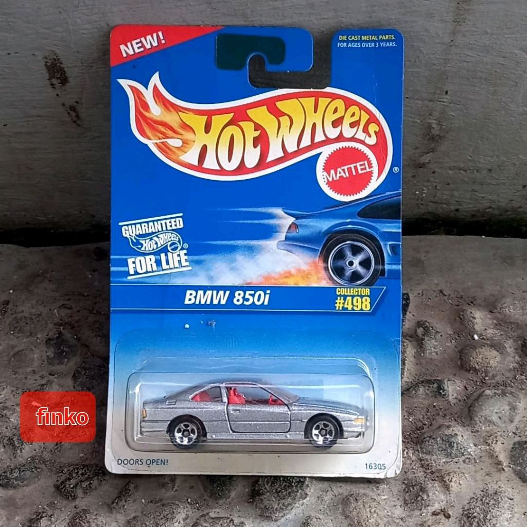 hotwheels 1/64 BMW 850i (doors open)
