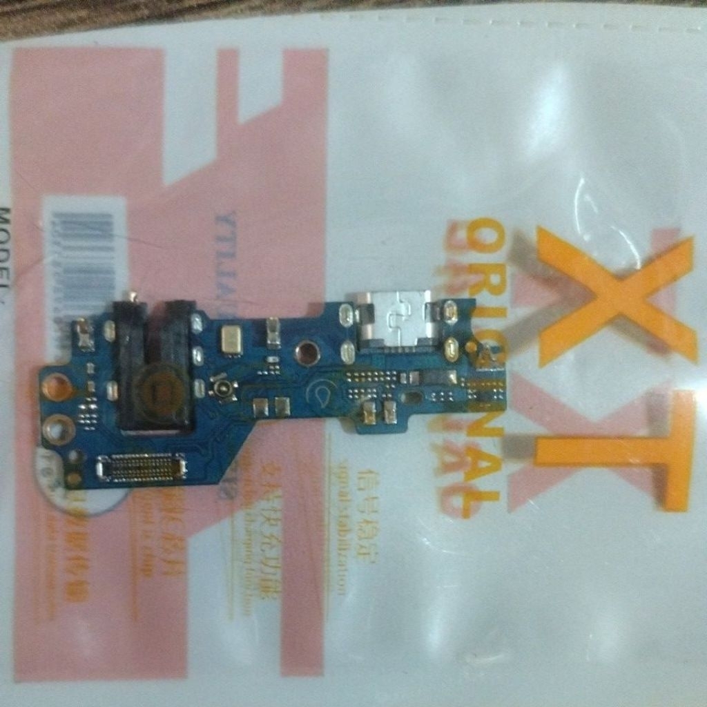 FLEXIBLE KONEKTOR CHARGER/PAPAN CAS INFINIX SMART 6 PLUS + IC