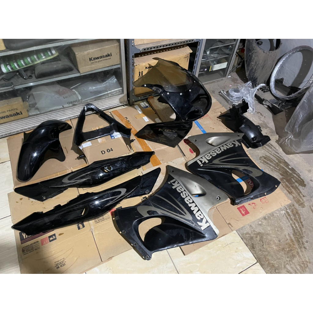 body set ninja rr old/zx/cbu original copotan motor bahan gading putih