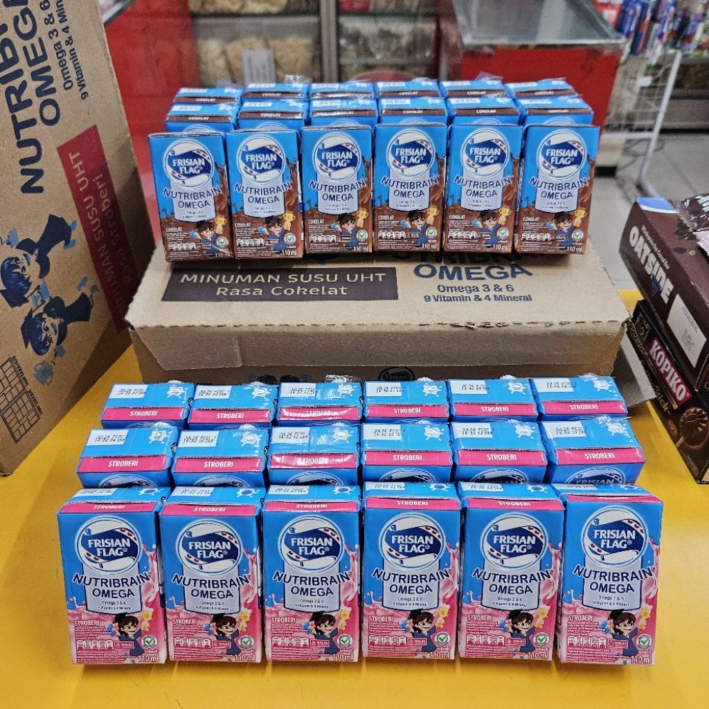 ( 1/2 DUS ) - SUSU BENDERA UHT 110ML ISI 18 PCS RASA COKLAT - STROBERI / FRISIAN FLAG 110ML UHT MILK