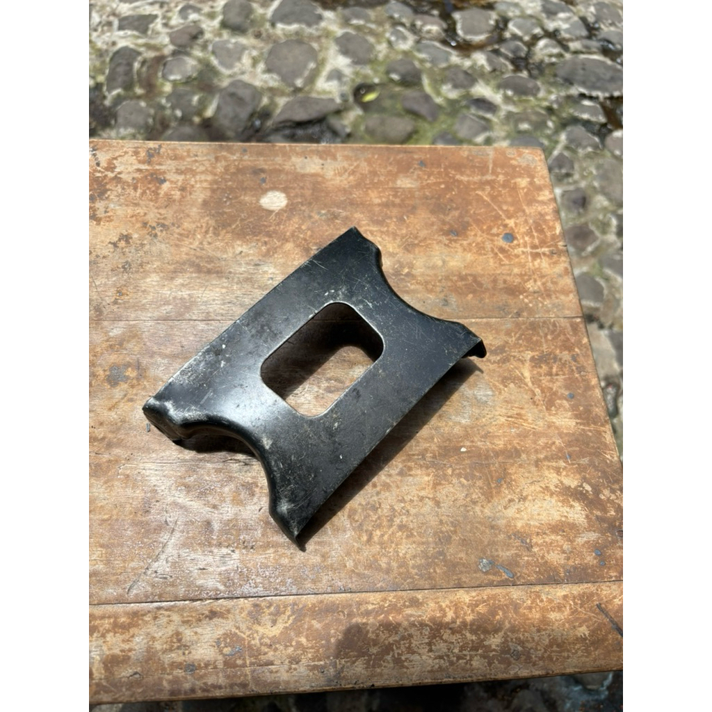 breket slebor depan cbr150 ori bekas