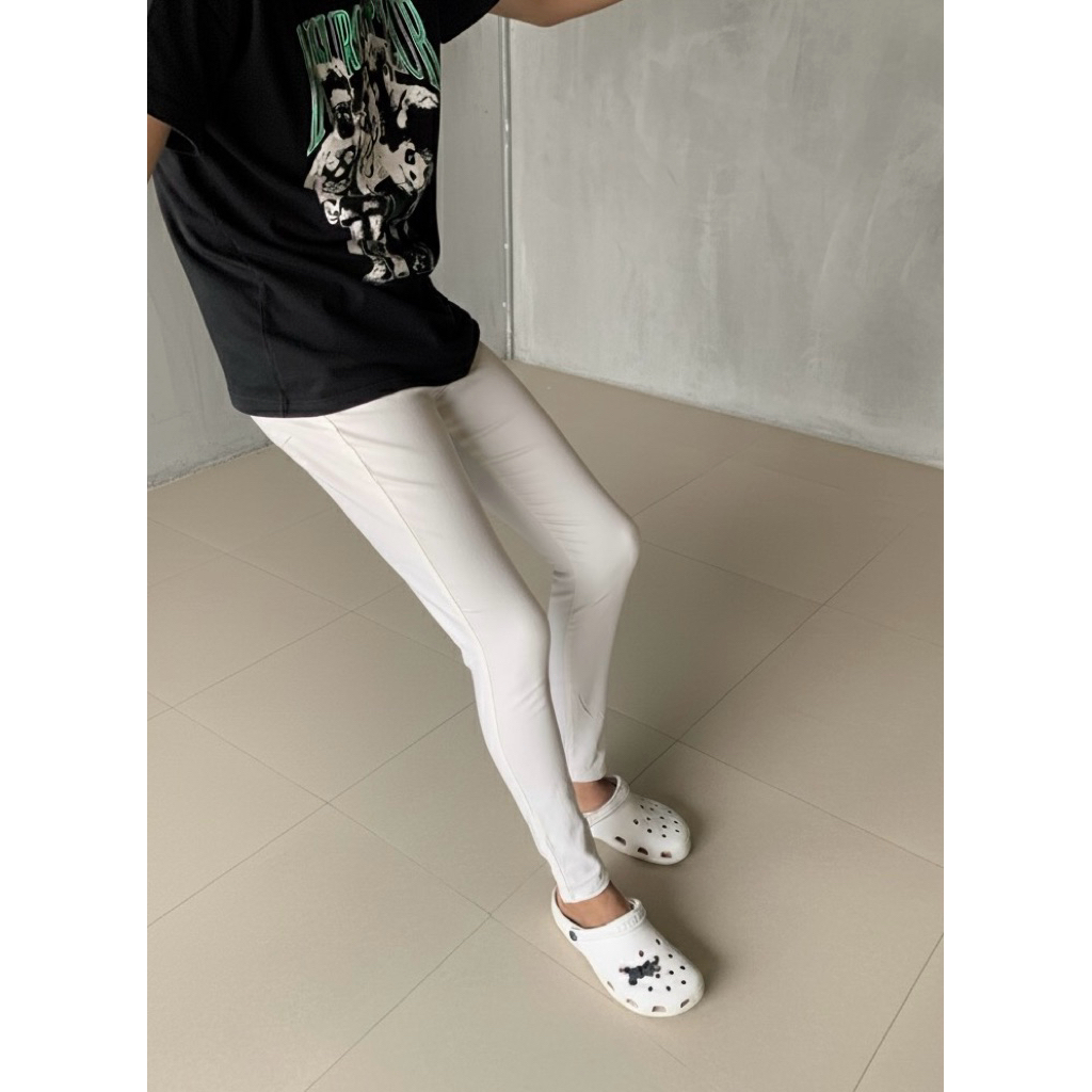 Skinny Jeans Uniqlo Putih Tulang Pria Like New -