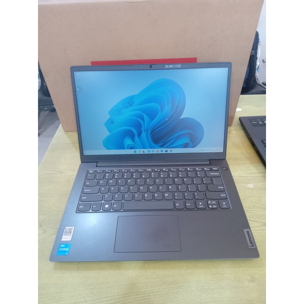 LENOVO V14 G2 ITL-J7ID | Core I5-1135G7 8GB 512GB Intel Iris Xe 14FHD W11