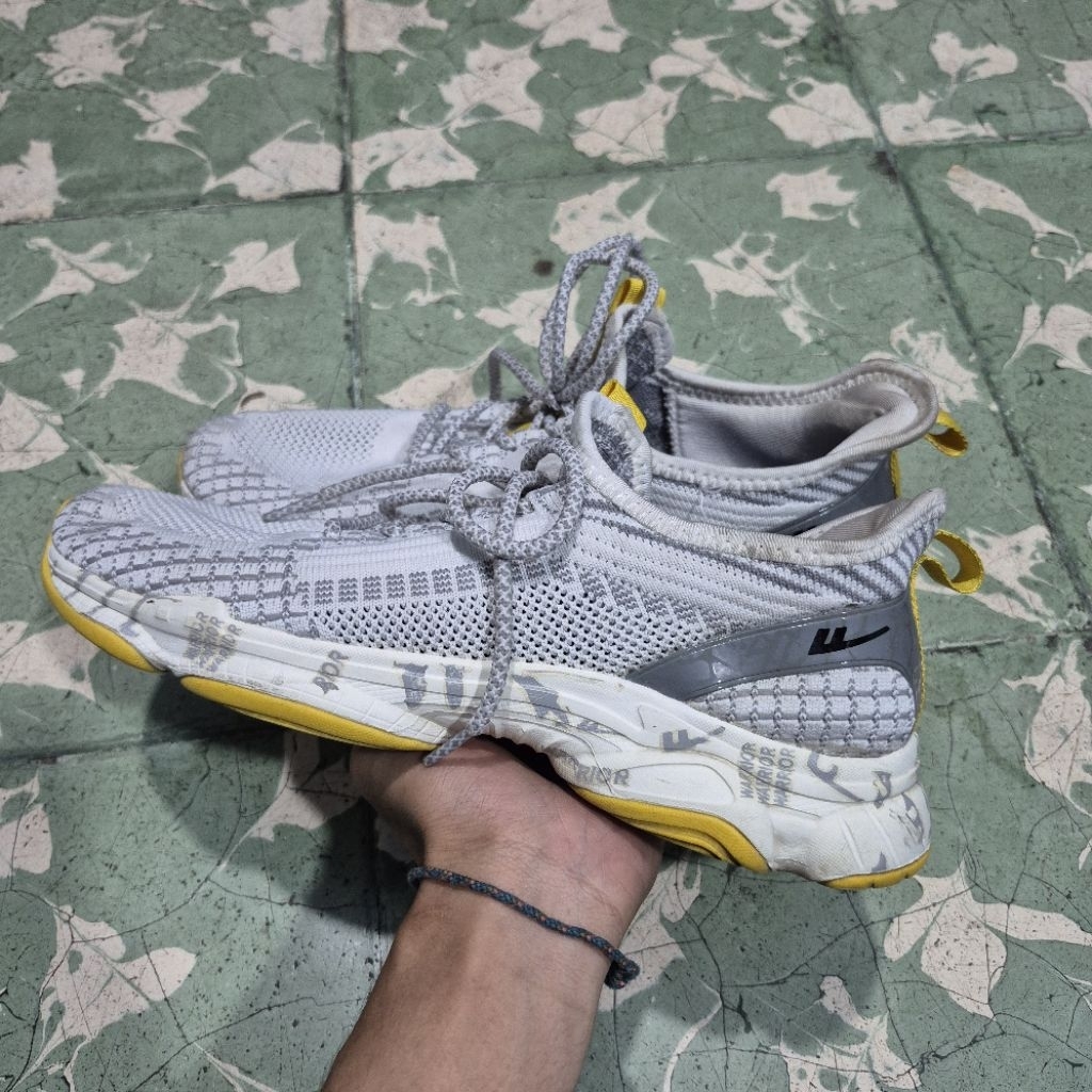 Sepatu Warrior Pria(42)