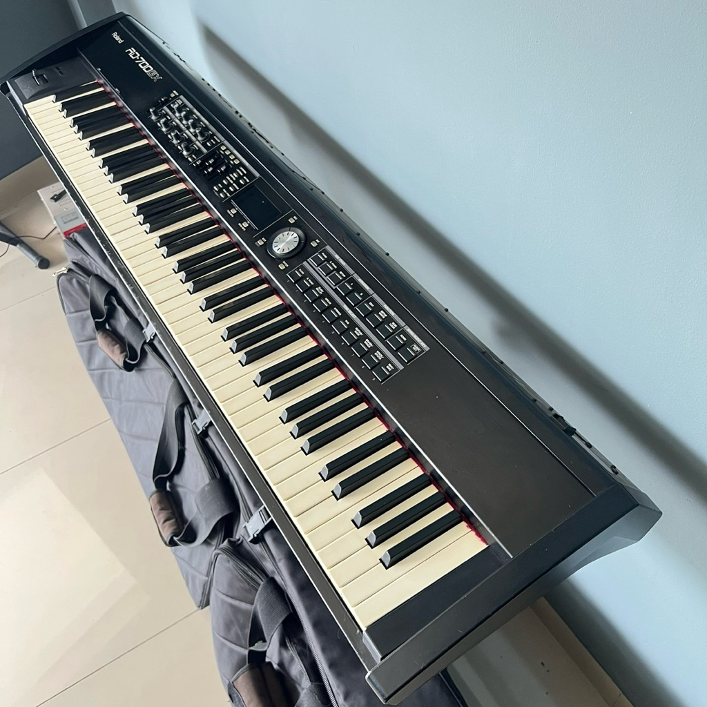 Stage Piano Roland RD700GX JAPAN RD-700 GX